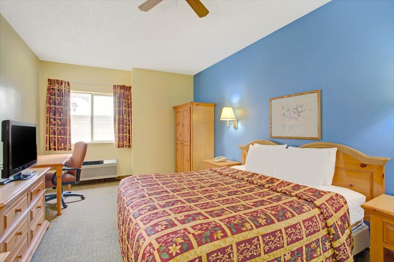 Days Inn By Wyndham Lehi Habitación foto